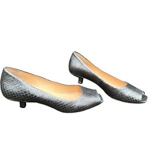 Boutique 9 women snake silver/ gray open toes/ very low hill leather shoes